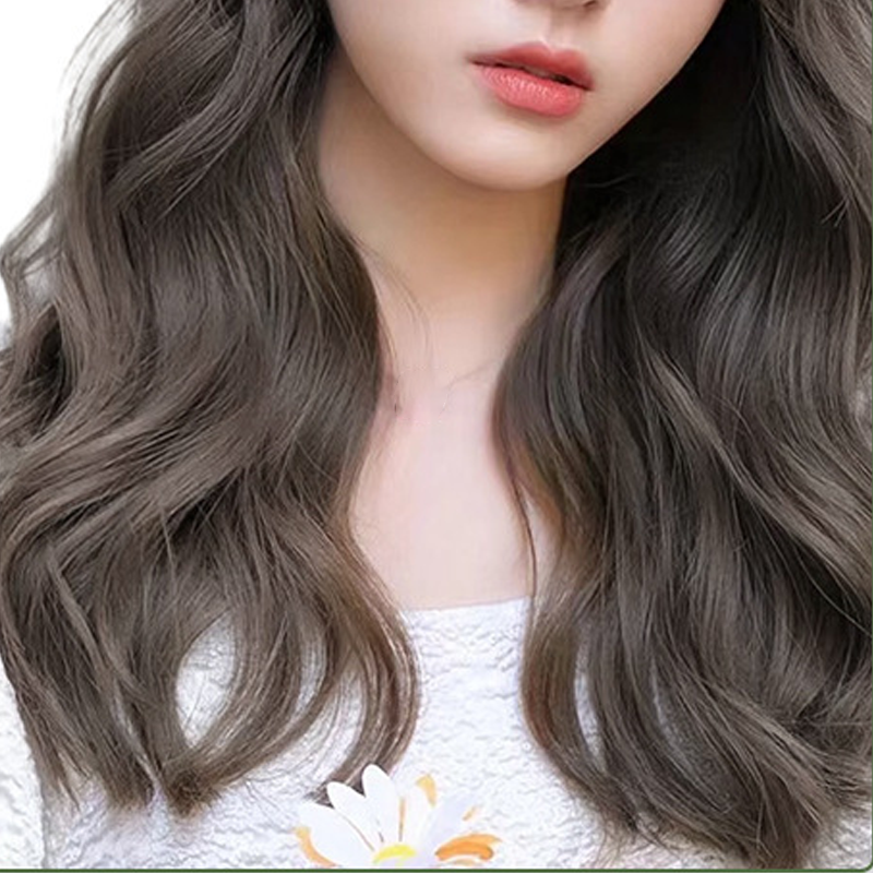 Tinte para el cabello suave, de origen vegetal y de uso rápido.