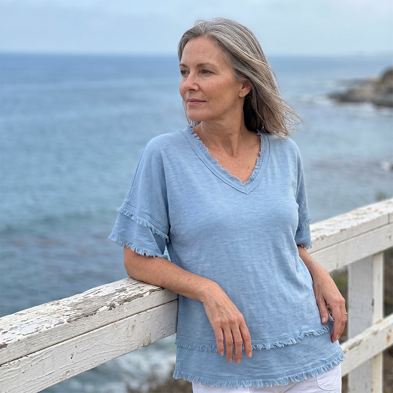 💖¡ÚLTIMO DÍA DE OFERTA !!💖 Camiseta boho de cuello en V para mujer con bordes desgastados 🌿 – Corte holgado, top veraniego transpirable de algodón suave 👚