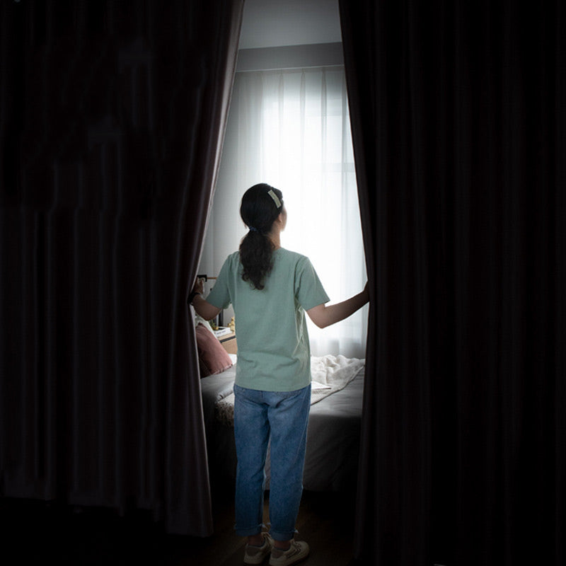 Cortina opaca autoadhesiva para dormitorio